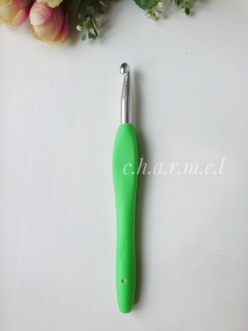 Крючок для вязания 9 мм. (алюминий, резиновая ручка)