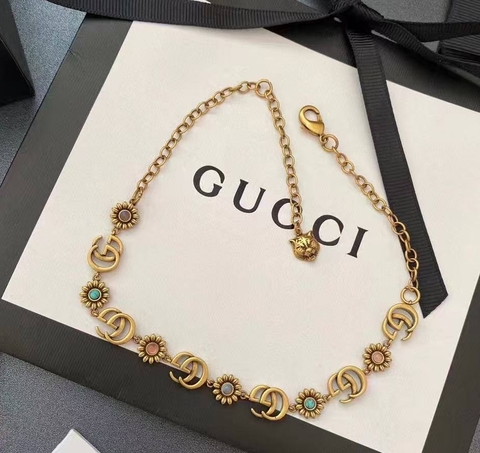Колье-цепочка с подвесками (ромашки + цветные камни) style by GUCCI