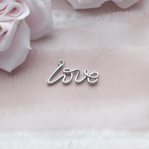 Подвеска Love 20*7 мм, родий, П932