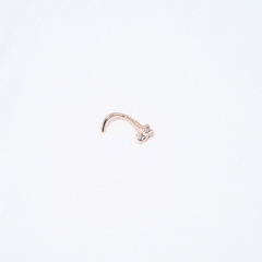 060106-pirsing-klever-nos-iz-zolota-585-proby-s-3mya-golubymi-fianitami