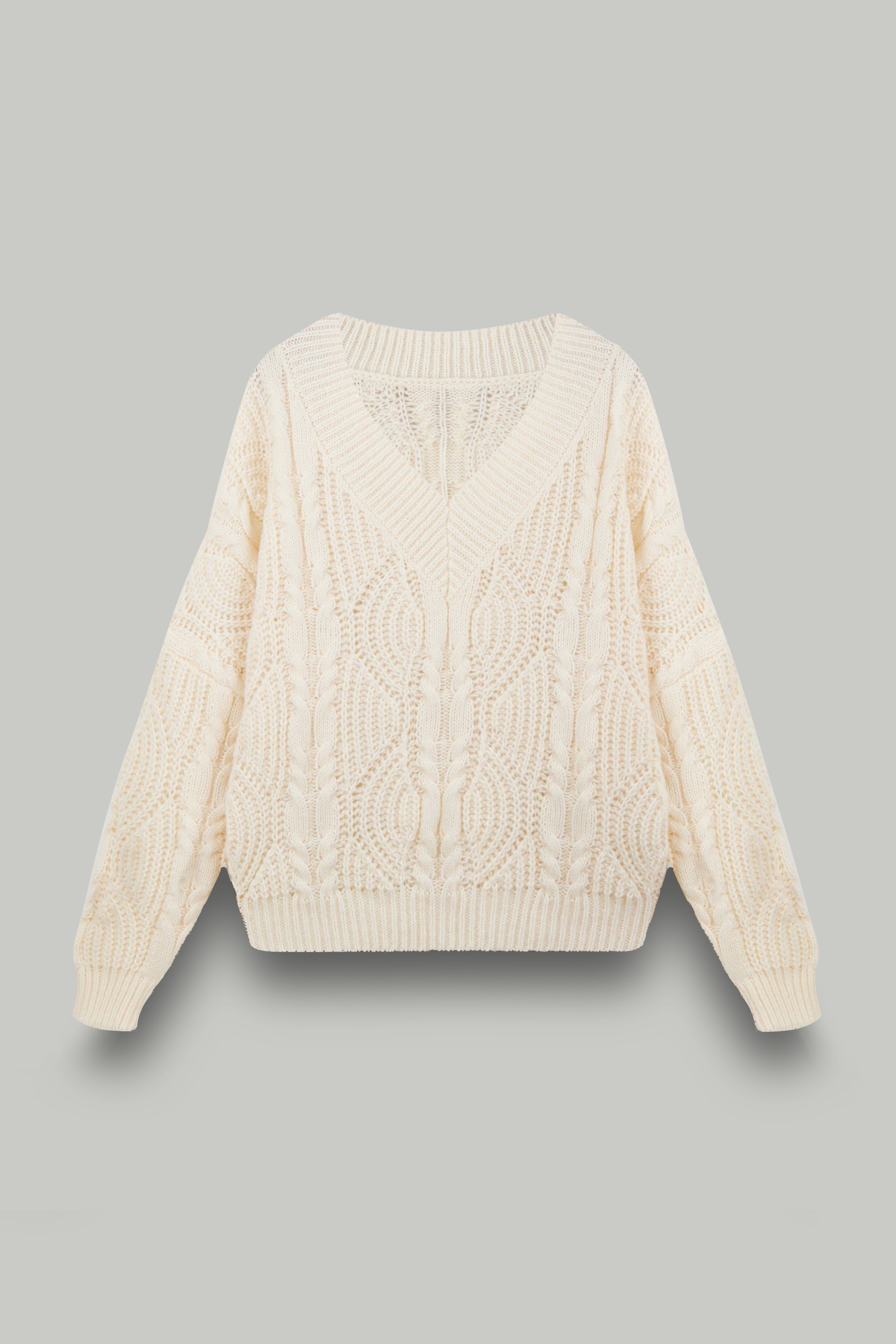 Джемпер вязаный с V-вырезом, косы, сливочный