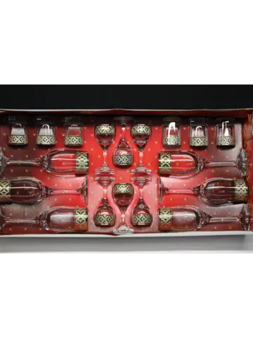 Подарочный набор 18 предметов с бокалом