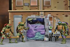 Фигурка NECA Teenage Mutant Ninja Turtles: Donatello's Portable Portal Generator