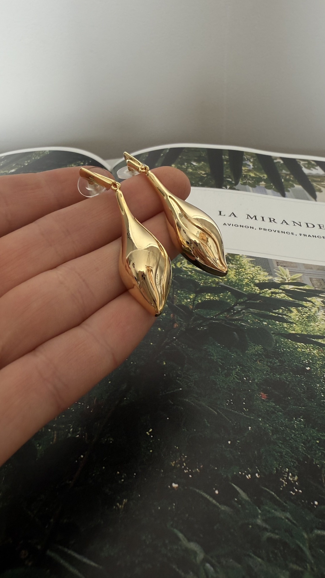 Серьги в виде бутонов