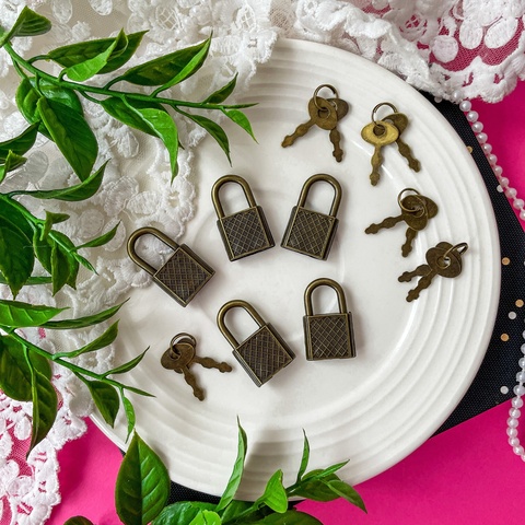 Замок для шкатулок с ключиком декоративный, цвет бронзовый, 5 шт, 3,1*1,7 см.