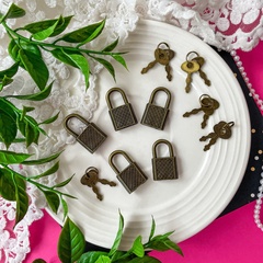 Замок для шкатулок с ключиком декоративный, цвет бронзовый, 5 шт, 3,1*1,7 см.