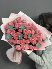 Монобукет с кустовыми пионовидными розами сорта "Валентина"