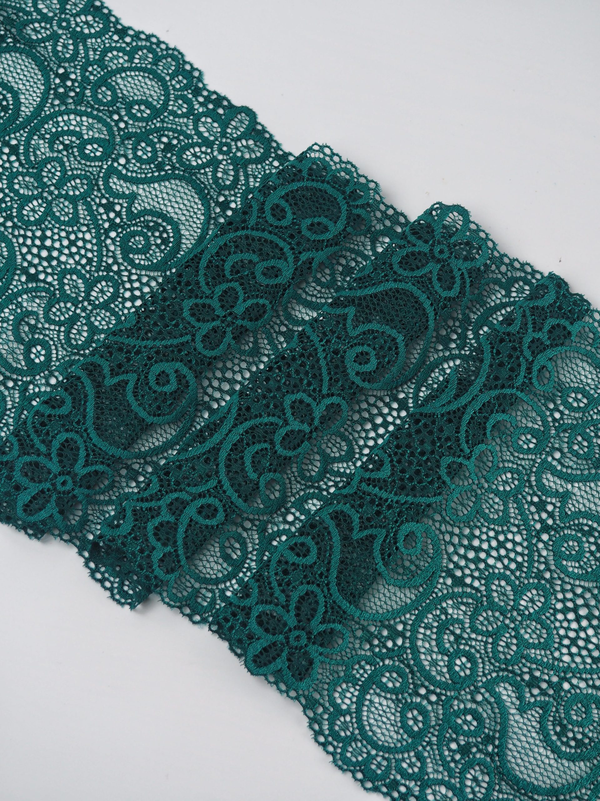 Эластичное кружево изумруд ширина 20 см