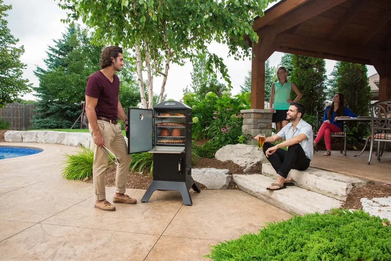 Коптильня угольная вертикальная Broil King VERTICAL CHARCOAL SMOKER