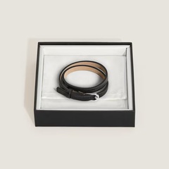 Браслет с пряжкой в ​​виде подковы, зернистая кожа