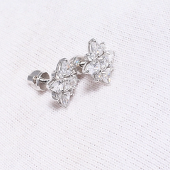 94021969 - Серьги гвоздики из серебра с фианитами