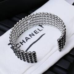 Браслет манжета с вставками из черных кристаллов CHANEL