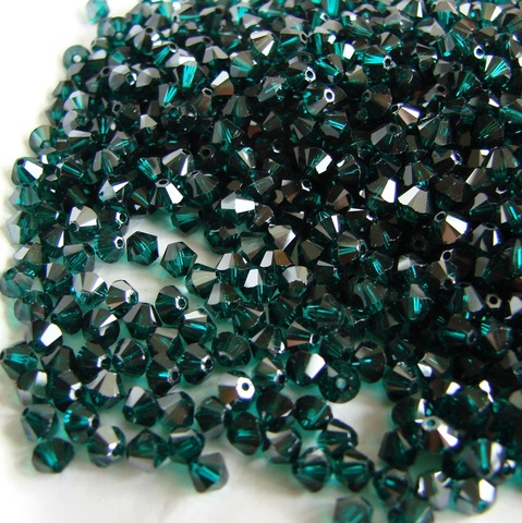 Биконусы 4мм Сваровски Изумруд / Emerald