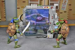 Фигурка NECA Teenage Mutant Ninja Turtles: Donatello's Portable Portal Generator