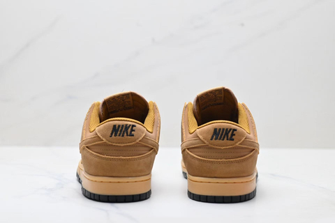 Nike Dunk Low SE 'Wheat' 