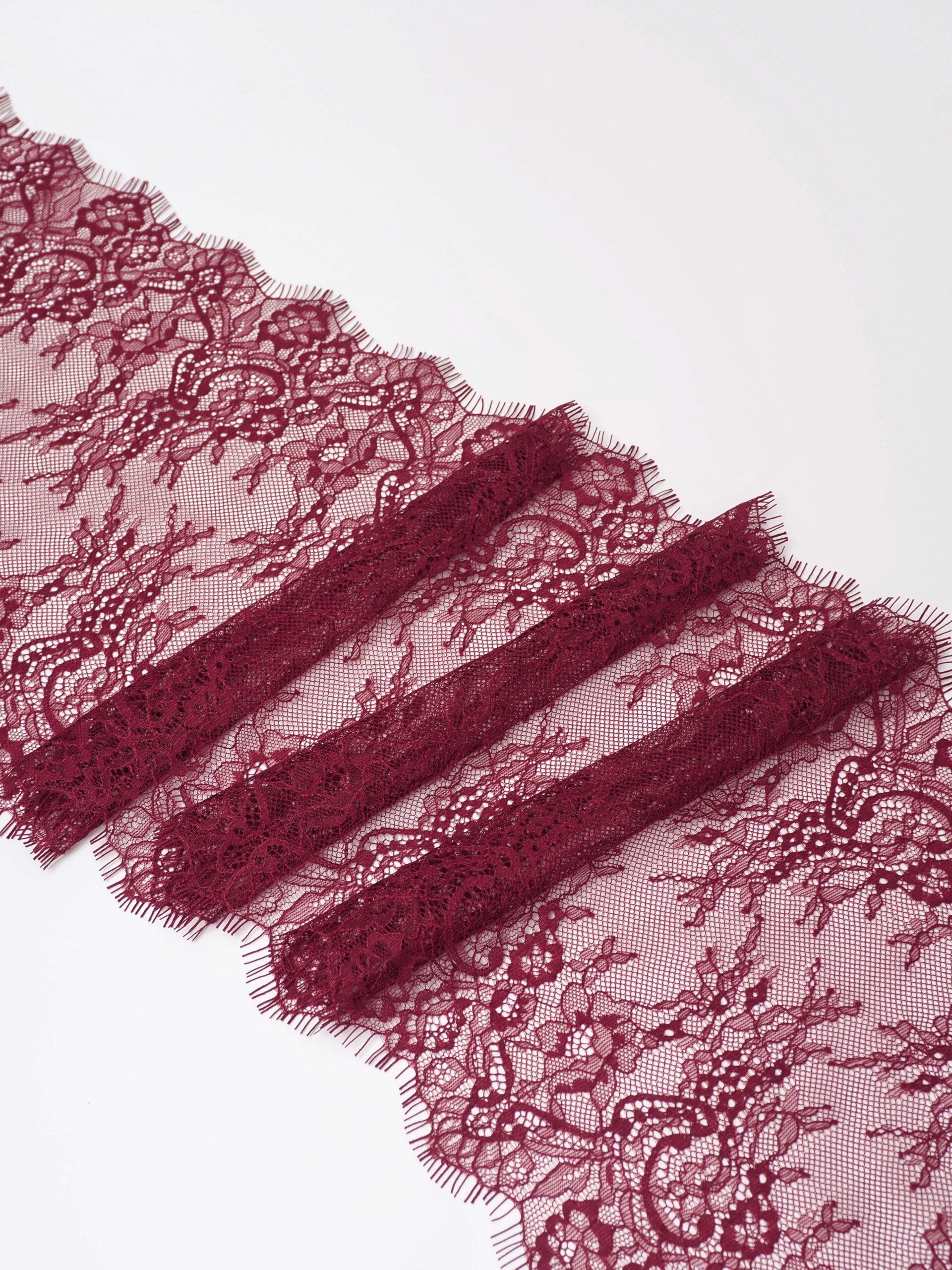 Кружево шантильи бордовое неэластичное ширина 24 см купон 2.9 м
