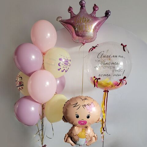 Композиция из шаров на выписку девочки с короной и прозрачным шаром Bubbles