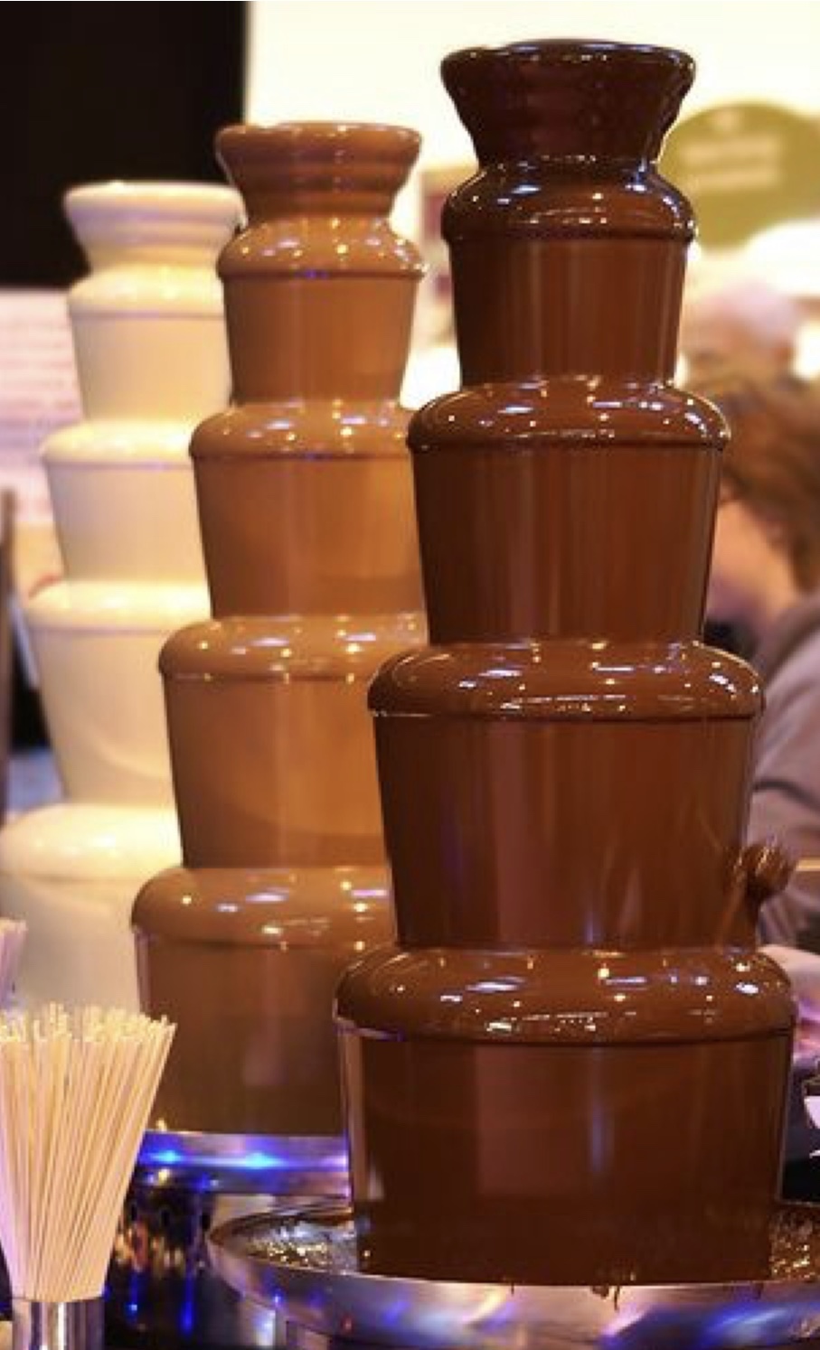 Шоколадный фонтан. Шоколадный фондан. Шоколадный фонтан большой. Шоколадный фонтан-фондю. Шоколад для фонтана купить в москве