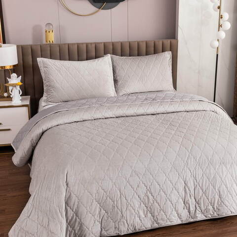 Покрывало 240х260 и 2 наволочки 50x70 Sofi De MarkO Деметра светло-серое