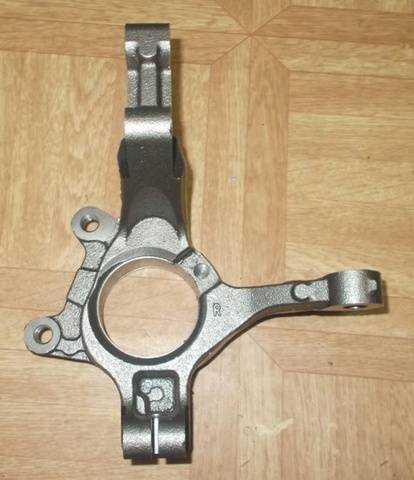 КУЛАК ПЕРЕД ПРАВЫЙ LOGAN, LARGUS С АБС SAT