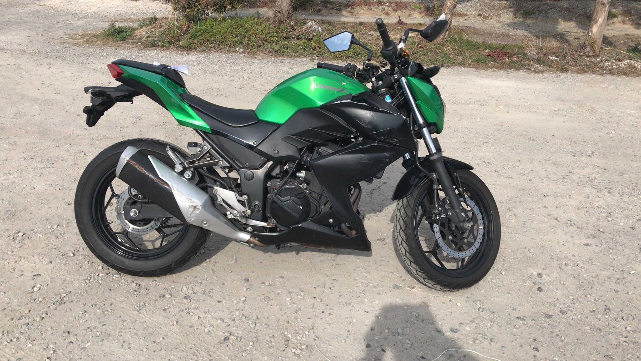Кавасаки владивосток. Кавасаки 2004 год. Бак kawasaki er6n. Kawasaki 700 кубов мотоцикл. Кавасаки владивосток.
