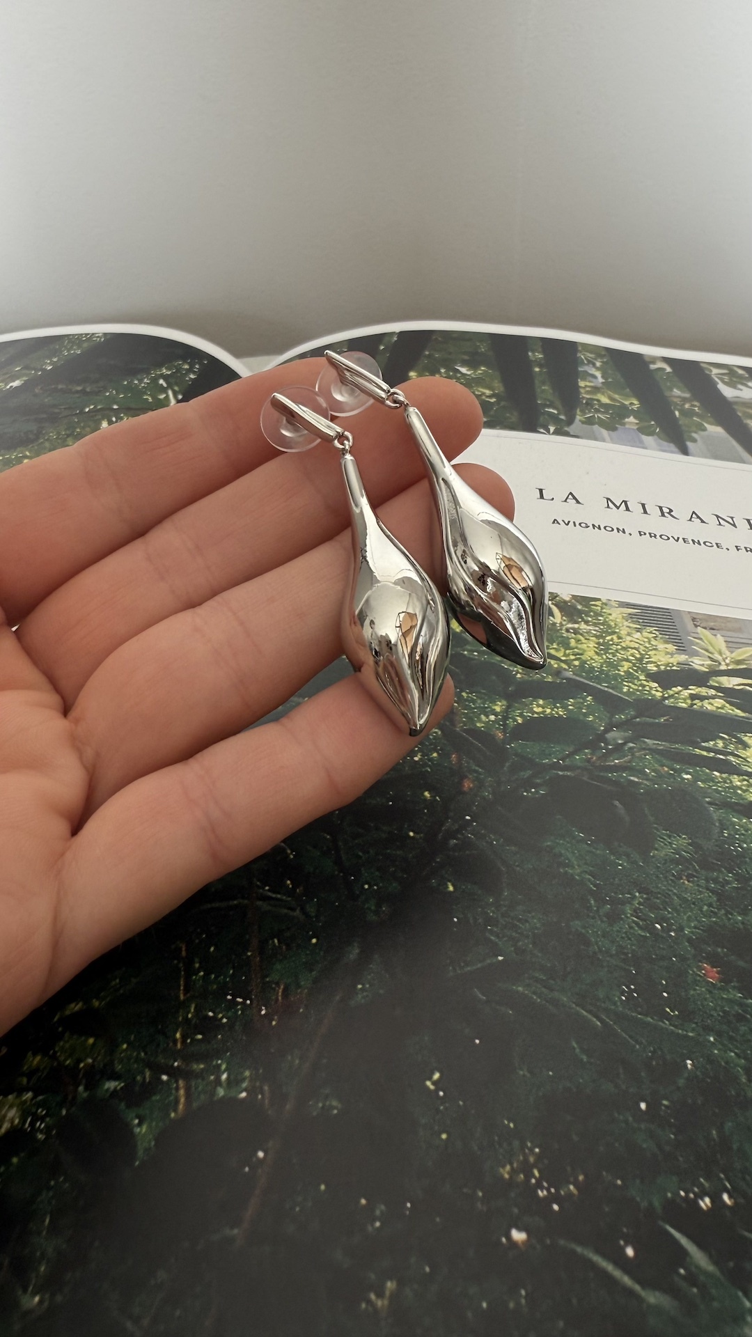 Серьги в виде бутонов