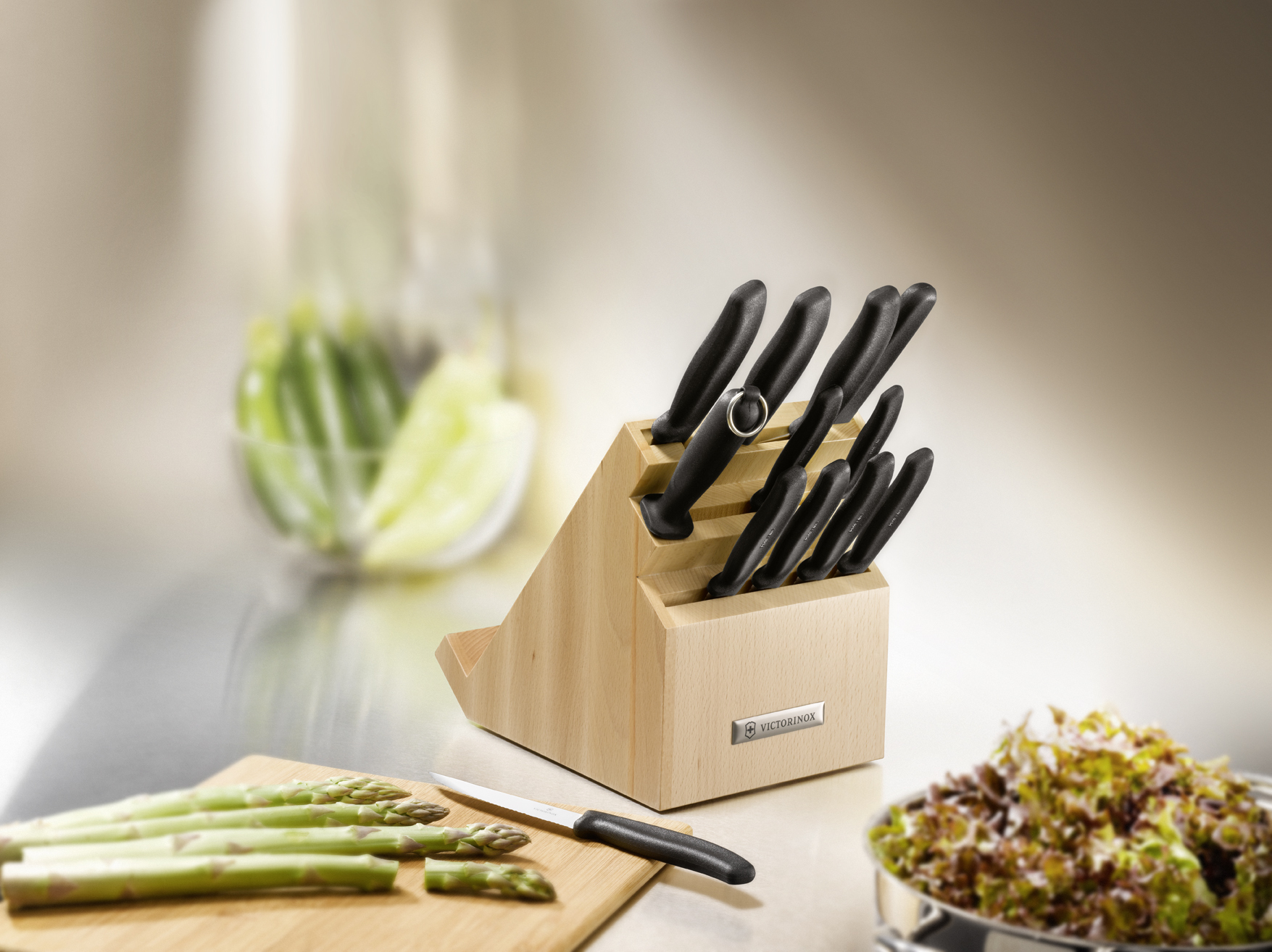 Хороший набор кухонных ножей. Набор ножей Victorinox. Набор кухонных ножей Викторинокс. Victorinox набор. Набор кухонных ножей coolinar 6 предметов (95301).