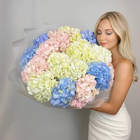 Букет из воздушной гортензии микс
