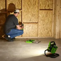 LED-прожектор Greenworks G40WLH 40V (2000Лм) с гибридным питанием, без АКБ и ЗУ