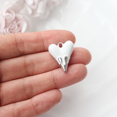 УЦЕНКА!!! Подвеска Сердце с белой эмалью, 25*20 мм, родий, У023