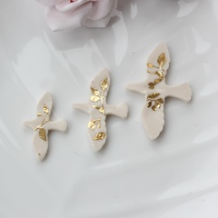 Подвеска Птица голубь, белый с золотом, L 50*30 мм, S052