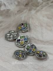 Пуговицы серебристые с квадратными деталями и разноцветными камнями стразами