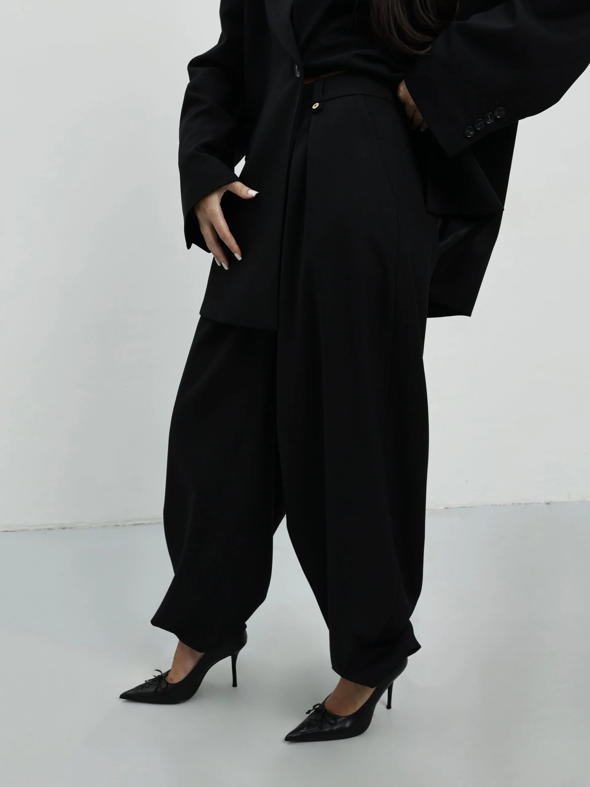 Брюки с маленькими деталями, Черные