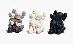 Holiday Changbai Mountain Vinyl Figure Set "Brown / Snowy White / Black"