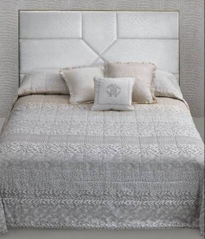 Покрывало 260х270 Roberto Cavalli Wild Sunrise жемчужно-бежевое