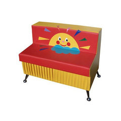 Диван прямая секция на хромированных ножках с аппликацией "Солнце"