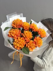 Монобукет из французских роз сорта "Атомик"