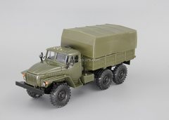 Ural-4320 flatbed truck with tarpaulin Elecon 1:43