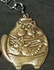 Брелок Кот Привет из Петербурга. Металл