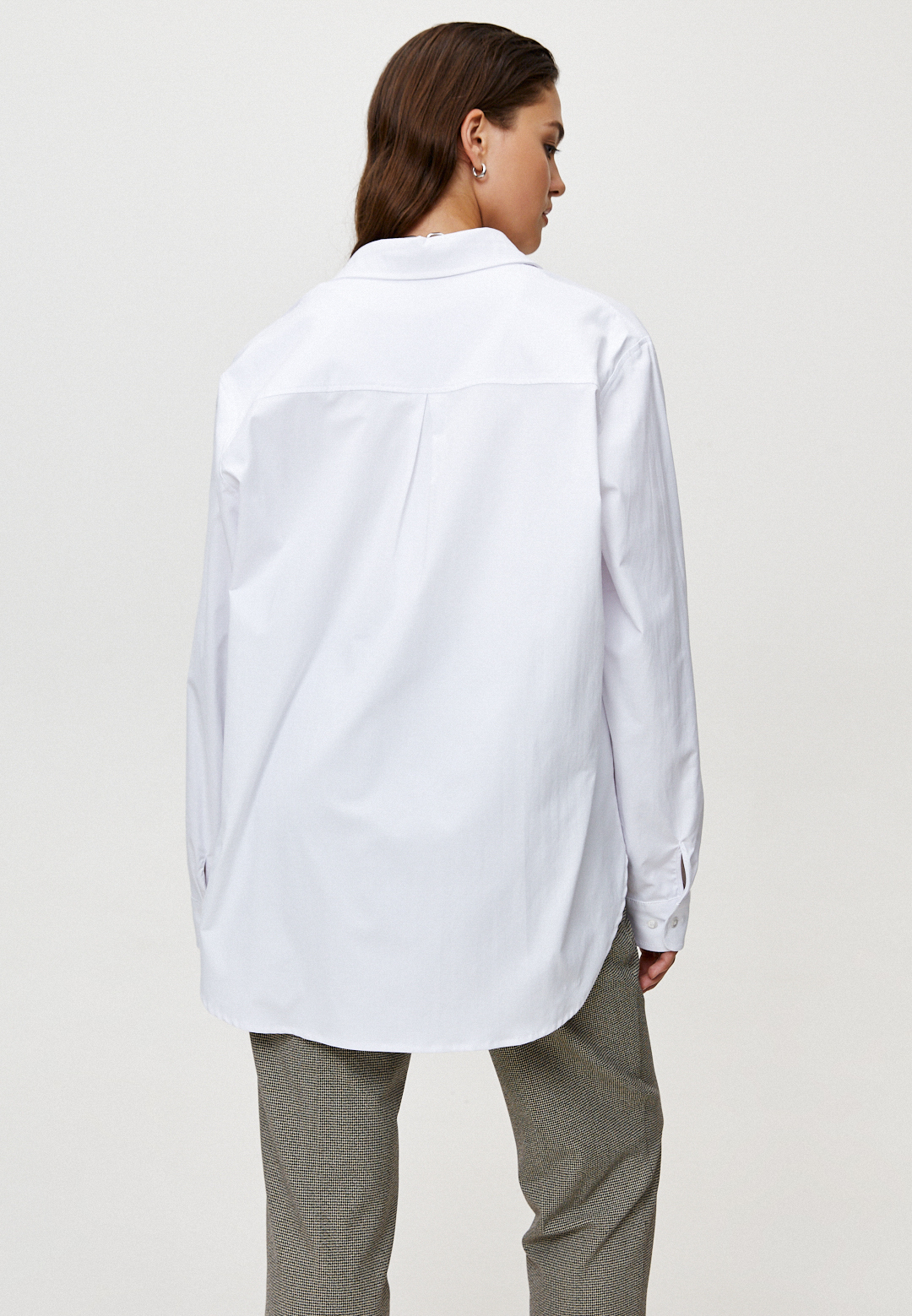 Рубашка удлиненная с карманом, белый
