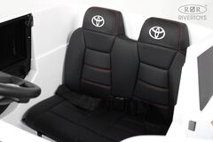 Toyota LAND CRUISER 300 4WD L999LL  (лицензионная модель)