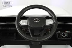 Toyota LAND CRUISER 300 4WD L999LL  (лицензионная модель)