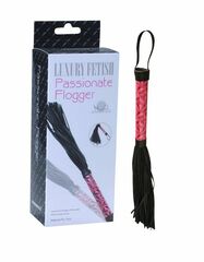 Аккуратная плетка с розовой рукоятью Passionate Flogger - 39 см. - 