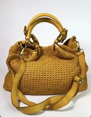 Женская плетеная сумка из натуральной винтажной кожи желтого цвета