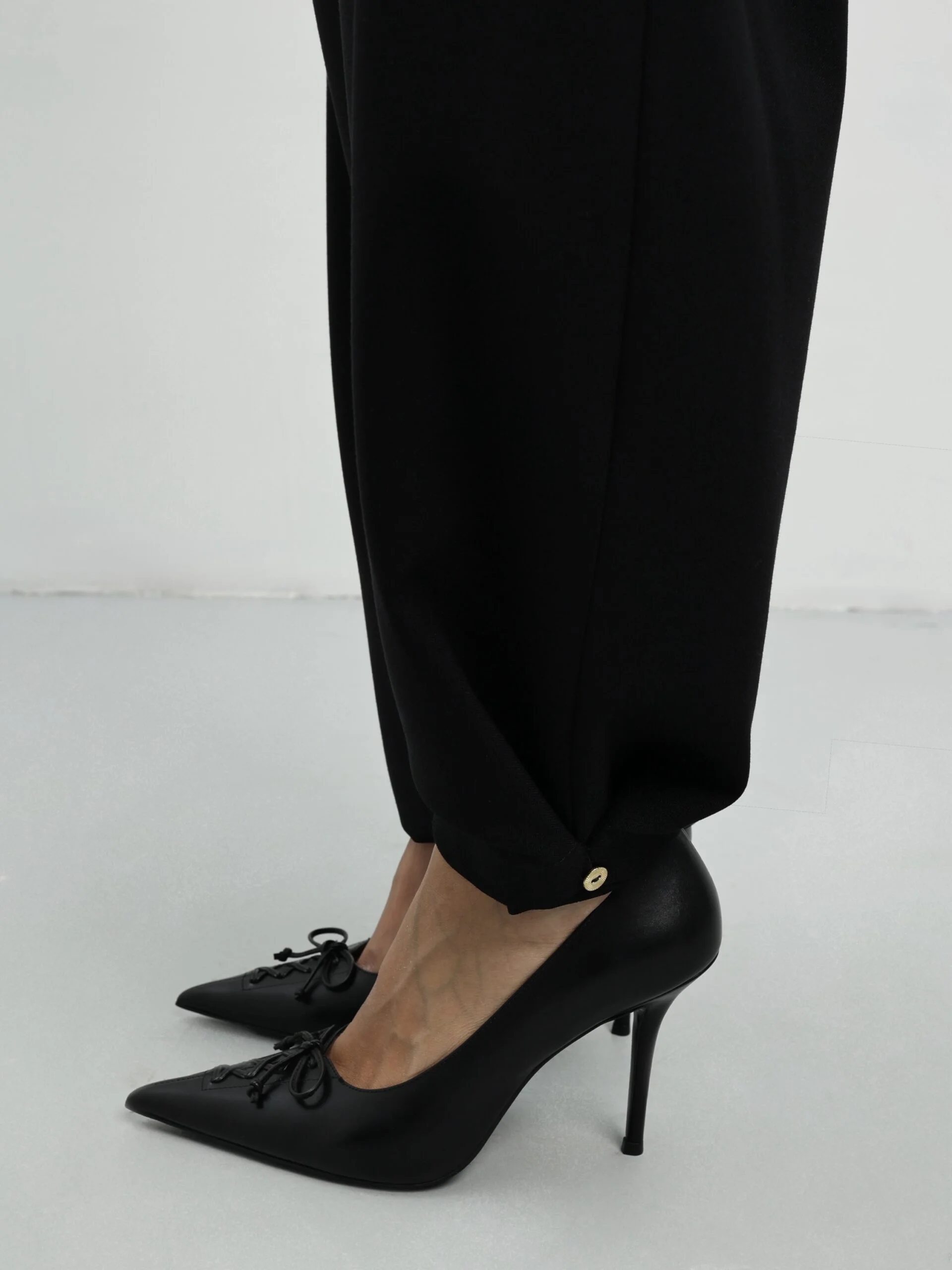 Брюки с маленькими деталями, Черные