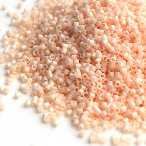 DB-1492 Бисер цилиндрический Миюки делика 11/0 /Miyuki delica 11/0 Opaque Light Peach
