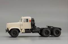 KRAZ-258B1 truck tractor 1987-1993 white 1:43 Nash Avtoprom