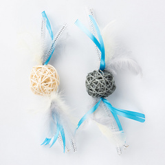 Petpark игрушка для кошек Плетёные мячики с перьями 2 шт