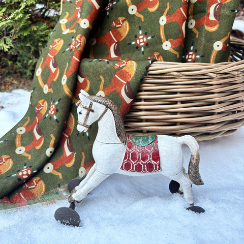 Шаль 120*120см, ЛОШАДКИ на зелёном