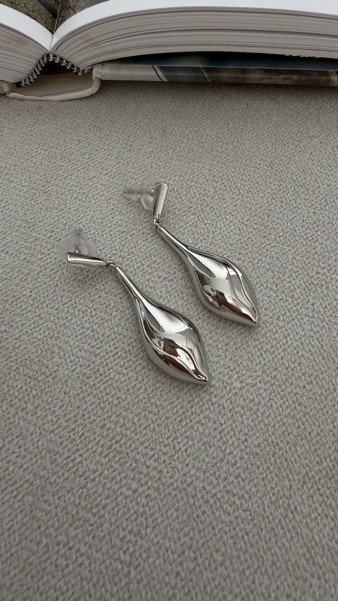 Серьги в виде бутонов